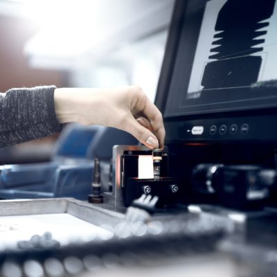 Employees of GTR Casting Technology electronic quality control of a cast part